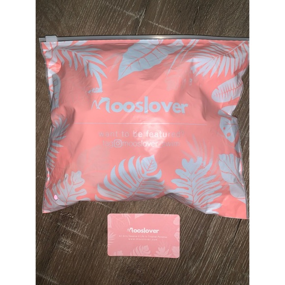 Red Bikini - Picture 3 of 3